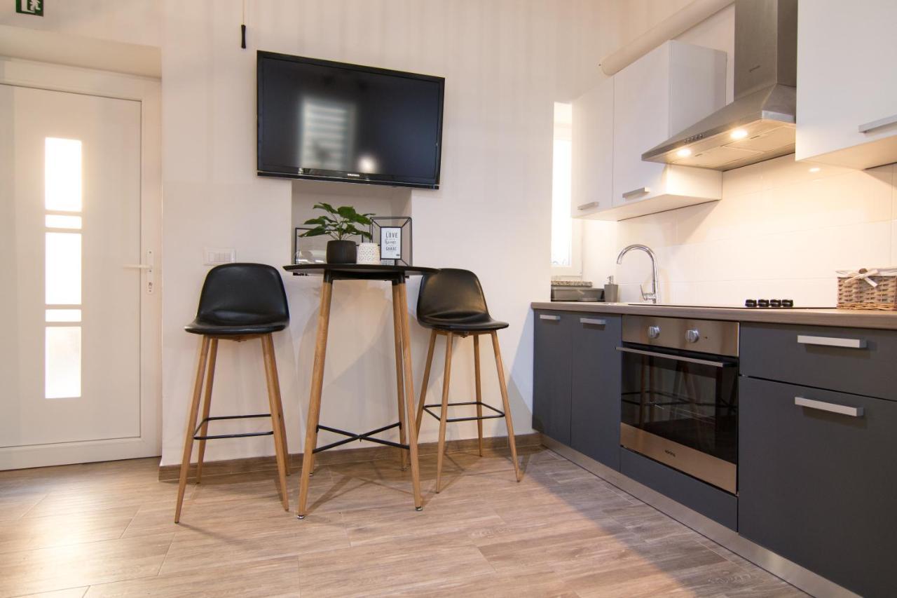 Moet With Garden Apartment Pula